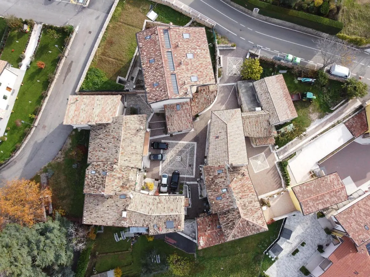 Beb Da Paolo Con Vista Lago San Zeno di Montagna Oda ve Kahvaltı